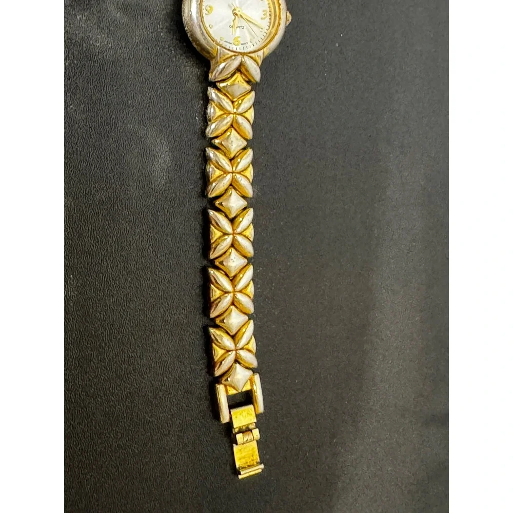 Novelle‎ Womens Two Tone Gold Silver Quartz Watch Japan Movement Roun Dial